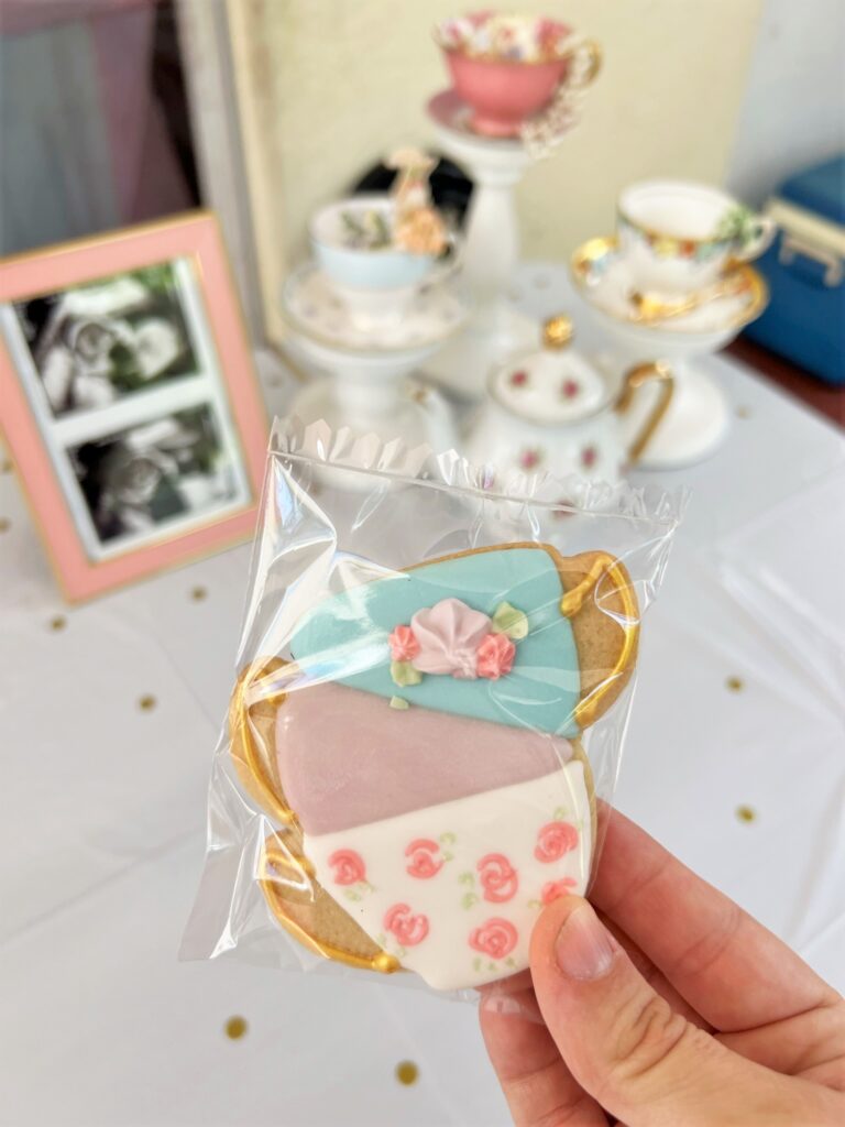 Photo of Tea Themed Baby Shower Cookies Favors